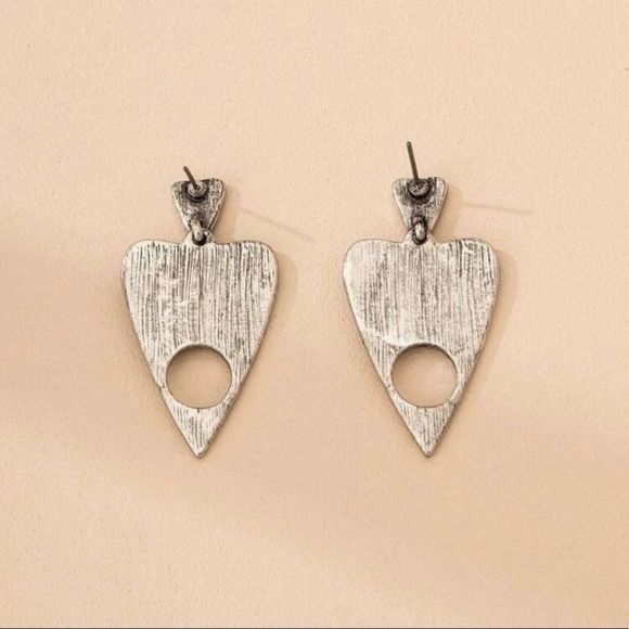 SALE!! SPOOKY OUIJA BOARD PLANCHETTE EARRINGS - Picture 3 of 3